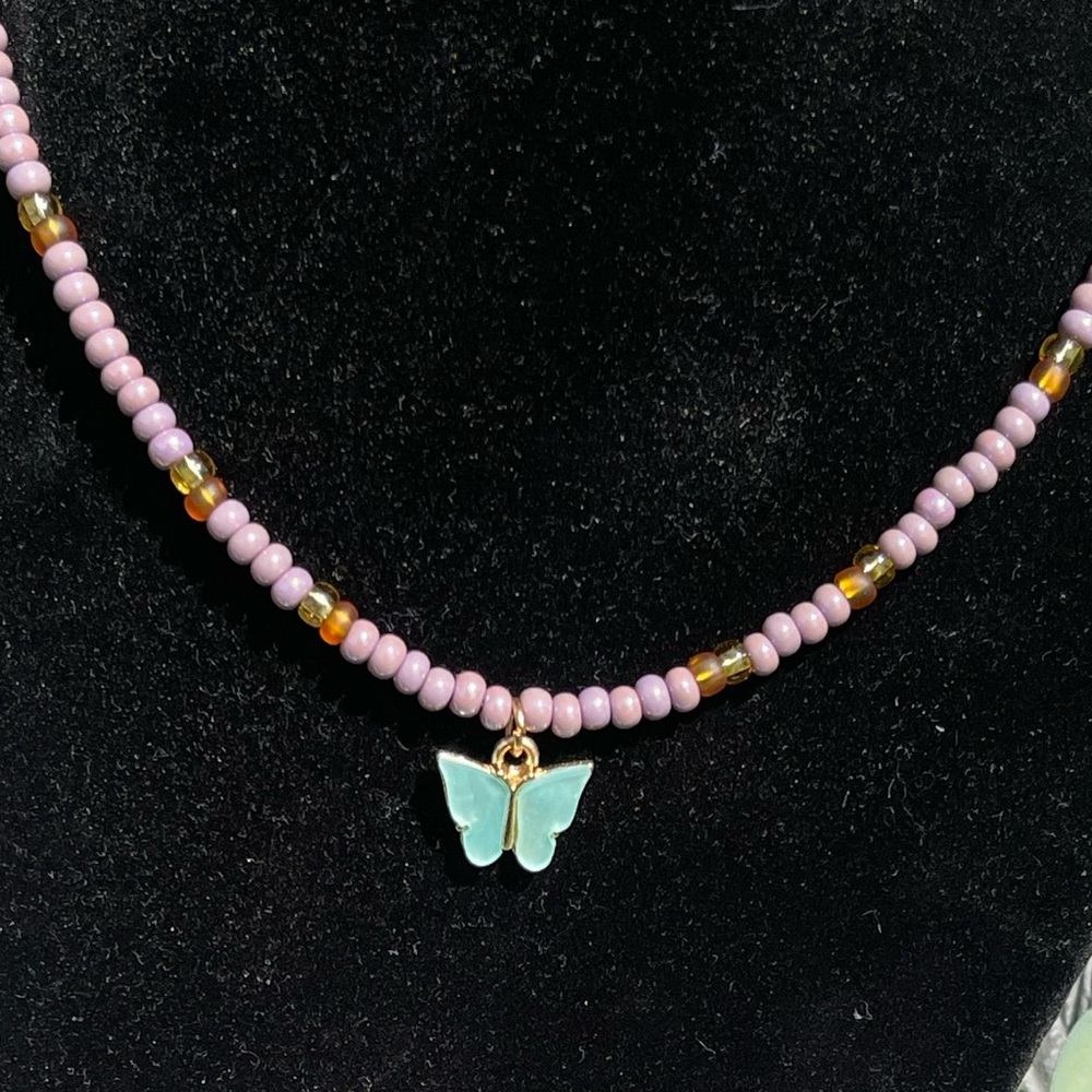 Butterfly necklace with cute accent color⚡️🦋🦋🦋🦋